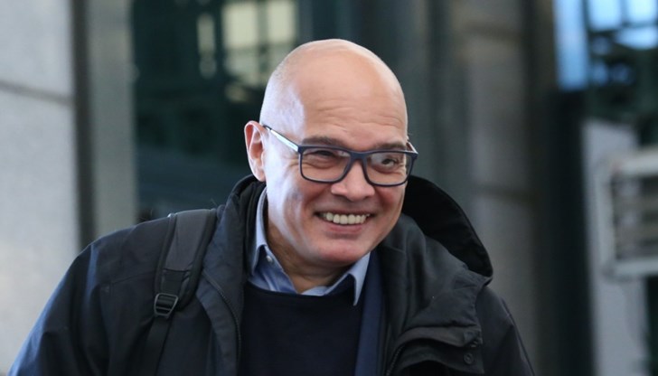 По думите има хипотези хазартният бос Васил Божков да си е договорил по-лека мярка