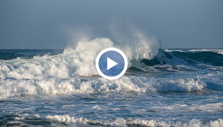 42-годишен мъж загина при опит да спаси дете от бурното море