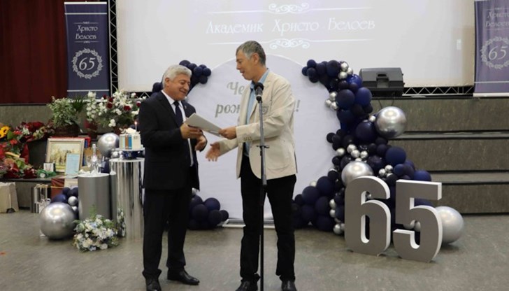 Ректорът на Русенския университет навърши 65 години