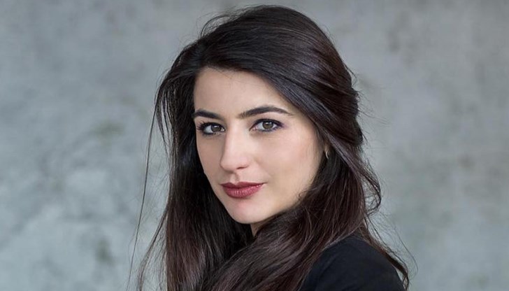 Лена Бориславова коментира критиките на президента към кабинета ГЕРБ-ППДБ Лена Бориславова коментира критиките на президента към кабинета ГЕРБ-ППДБ