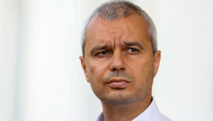 По думите му публична тайна е било, че Алексей Петров е бил свързан с ПП-ДБ