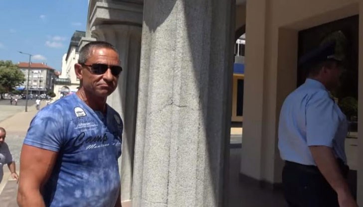 Делин Запартов е привлечен като обвиняем за три престъпления