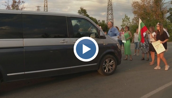 Хора в Разград излязоха гневни, тъй като силни миризми продължават да тормозят града