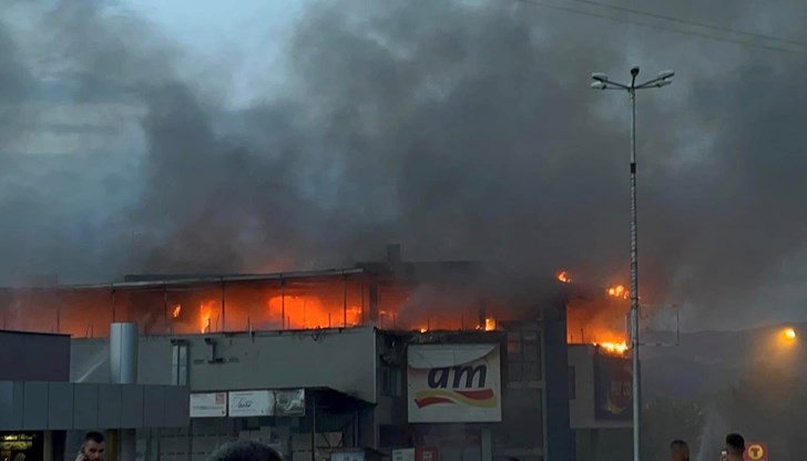 По първоначална информация няма данни за жертви от големия пожар в Гоце Делчев
