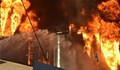 Спукан петролопровод предизвика огромен пожар в Украйна