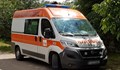 Работник падна от 5-метрова козирка на път Е-79