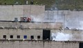Затворници в Еквадор се разбунтуваха и плениха десетки надзиратели