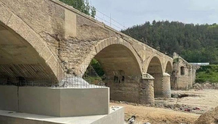 При установената проверка става ясно, че процесът по реставриране моста не се следи качествено и цената се повишила с 15%