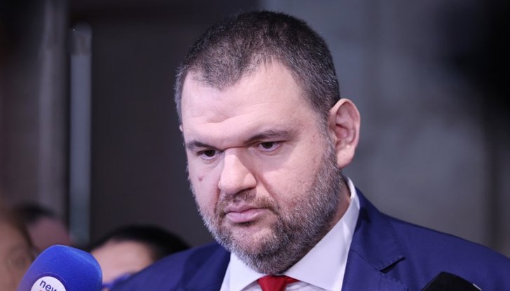 Договорено е нито един от работещите във въглищните централи да не остане без работа