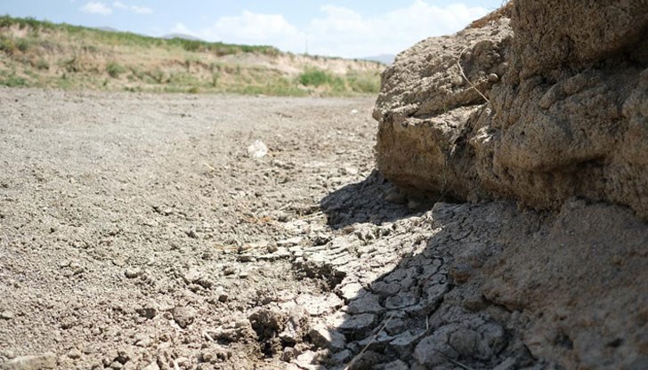 Езерото Ван постепенно пресъхва