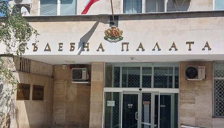 Районният съд остави обвиняемия в ареста Районният съд остави обвиняемия в ареста