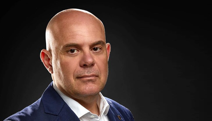 Правителството спечели време за себе си, но продаде България Правителството спечели време за себе си, но продаде България