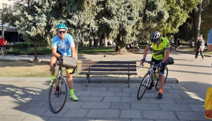 Най-бързият колоездач, Искрен Иванов от Добрич, вече е пристигнал в крайната точка в Дуранкулак само за 28,5 часа