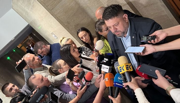 Депутатът поиска Тодор Тагарев да си подаде оставката Депутатът поиска Тодор Тагарев да си подаде оставката