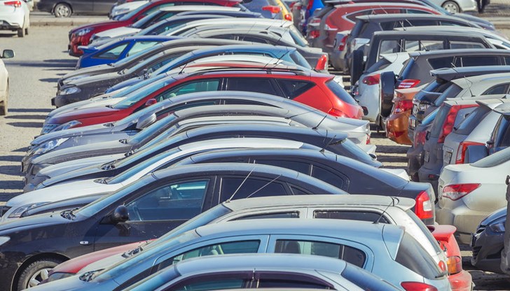 На всичко отгоре, колите, наводнили пазара втора ръка, са по-стари от преди На всичко отгоре, колите, наводнили пазара втора ръка, са по-стари от преди