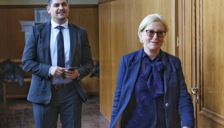 Причината е, че подсъдимият за принуда ще се яви като кандидат на местните избори