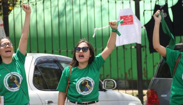 От 1931 г. според наказателния кодекс в повечето от щатите на страната се налагаха наказания за прекъсване на бременност От 1931 г. според наказателния кодекс в повечето от щатите на страната се налагаха наказания за прекъсване на бременност