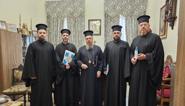 Преди да поемат своите задължения, духовниците бяха приети от Негово Светейшество в сградата на Софийската света митрополия Преди да поемат своите задължения, духовниците бяха приети от Негово Светейшество в сградата на Софийската света митрополия