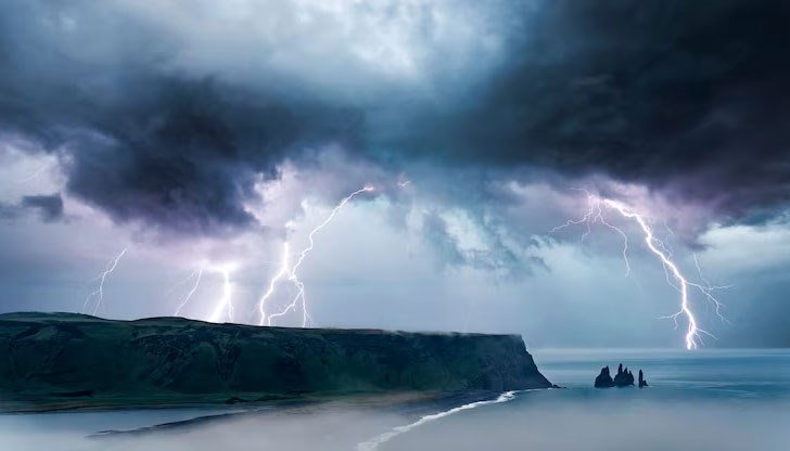Системата за запис на мълнии "Зевс“ на Националната обсерватория на Атина регистрира над 7000 светкавици