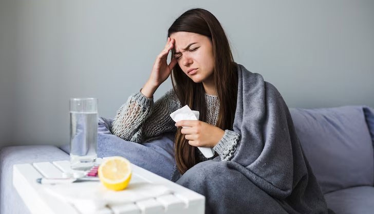 Коктейл от Ковид, грип и респираторен вирус идва през есента