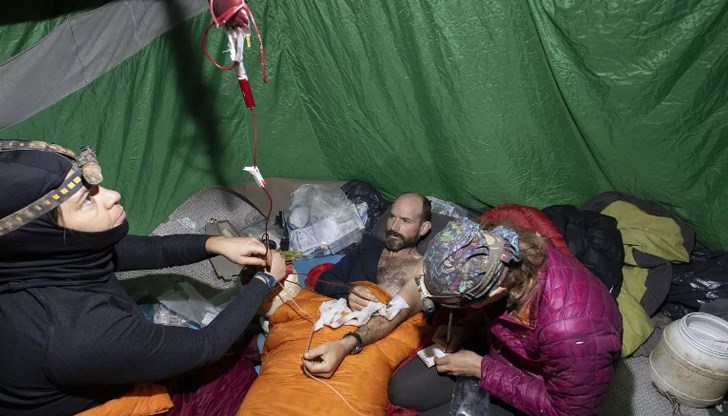 Марк Дики бе в капан повече от седмица Марк Дики бе в капан повече от седмица