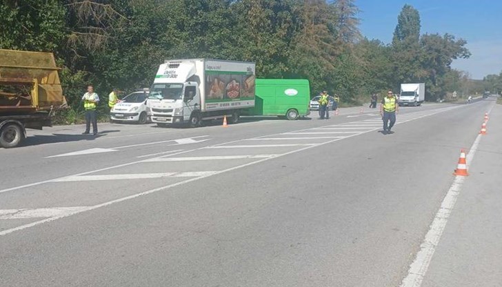 Полицаи са проверили водачите на 79 моторни превозни средства при специализирана операция край село Струйно