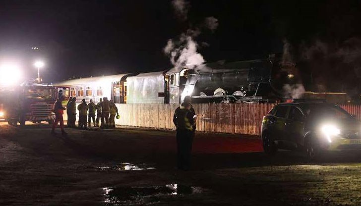 Двама души са ранени при инцидента с историческия парен локомотив