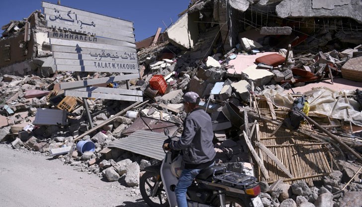 Загиналите в страната са близо 3000, а над 5500 са ранени Загиналите в страната са близо 3000, а над 5500 са ранени