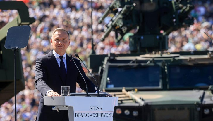 Полша е в процес на модернизация на въоръжението и военната си техника, за да замени това, което е предала на Украйна