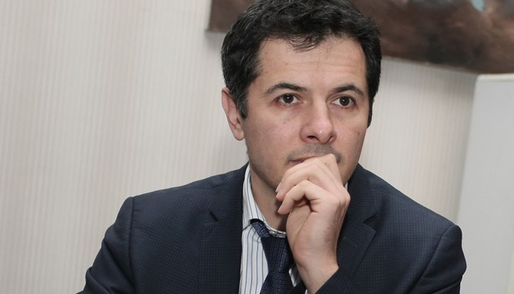 През 50 метра да се слага по един полицай да следи и да пази денонощно, призова бившият зам.-министър на вътрешните работи През 50 метра да се слага по един полицай да следи и да пази денонощно, призова бившият зам.-министър на вътрешните работи