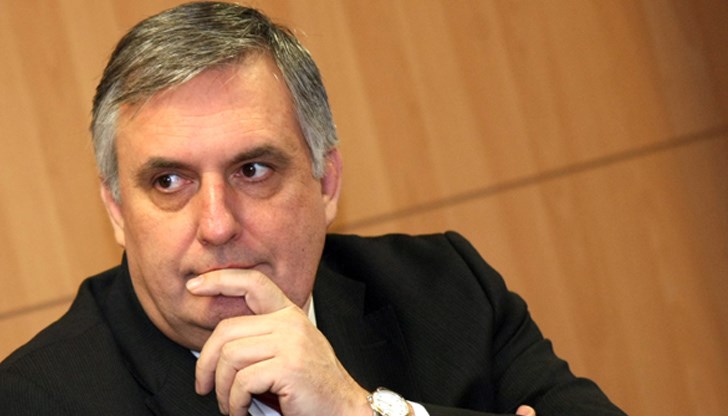 В интерес на Европа е тази война да приключи, но без нарушаване на национални граници, допълни Калфин В интерес на Европа е тази война да приключи, но без нарушаване на национални граници, допълни Калфин