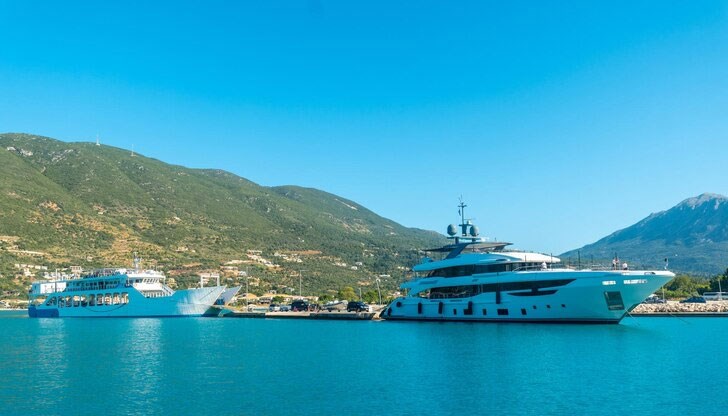 Стачката ще подкрепи и семейството на 36-годишния закъснял пътник, който се удави, след като беше избутан от екипажа на кораба Blue Horizon в морето Стачката ще подкрепи и семейството на 36-годишния закъснял пътник, който се удави, след като беше избутан от екипажа на кораба Blue Horizon в морето