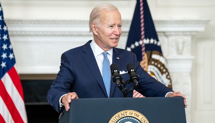 Неодобрението за настоящия американски президент е вече 56% показва последно проучване