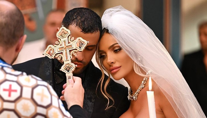 Плеймейтката и любимият й Карен се венчаха на пищна церемония Плеймейтката и любимият й Карен се венчаха на пищна церемония