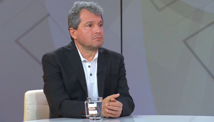 По-жалко е, че всъщност управлява ДПС, каза той