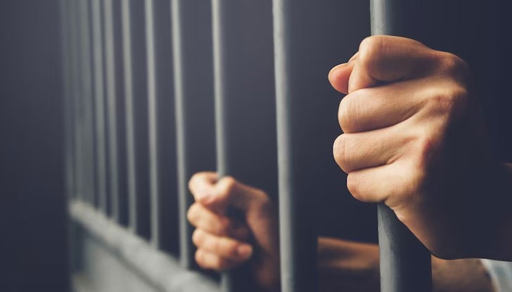 Криминално проявеният мъж е задържан за срок до 24 часа