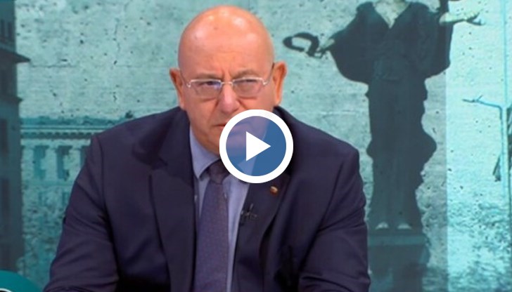 Всички кметове не искат да се чистят коритата на реката, заяви Ревизоро