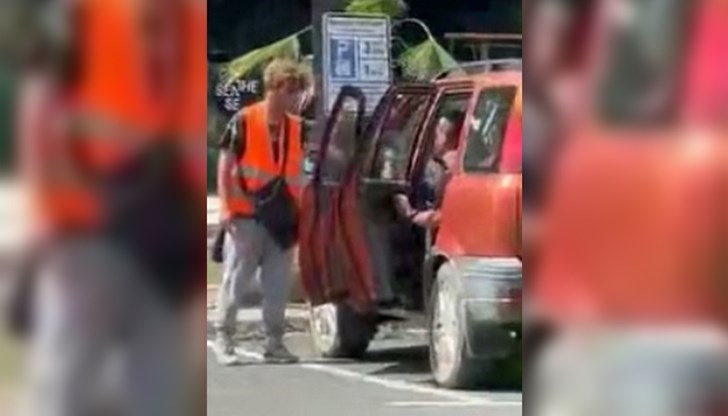 Паркинг таксува с по 3 лева на час доброволците, дошли да помогнат на пострадалите от наводненията