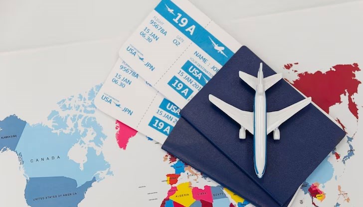 Авиокомапнията смята за незаконен декрета на италианското правителство за таван върху цените на билетите за някои вътрешни полети Авиокомапнията смята за незаконен декрета на италианското правителство за таван върху цените на билетите за някои вътрешни полети