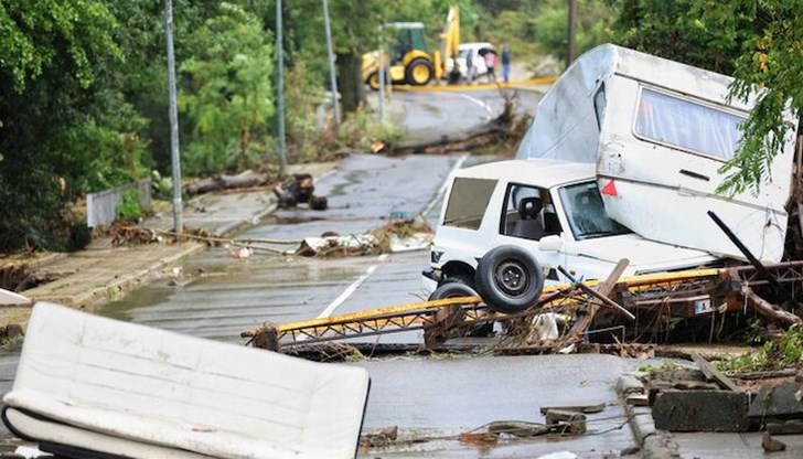 Сценичната програма, планирана за утрешния празник, се отлага за честванията на 22 септември