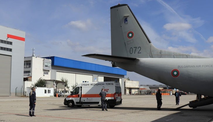 Днес тук кацна големият самолет Спартан, който транспортира към София пациентка в критично състояние от Русе, пише градоначалникът