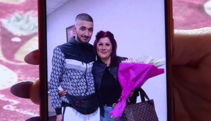 Това съобщи майката на 18-годишния Светльо Мария Богданова Това съобщи майката на 18-годишния Светльо Мария Богданова