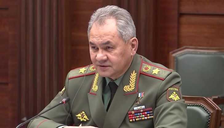 Руският министър на отбраната добави, че обстановката в част от Запорожка област, която е под контрола на Русия, е напрегната