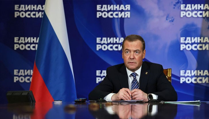 Бившият руски президент се среща с местни служители, за да работи по усилията за укрепване на въоръжените сили Бившият руски президент се среща с местни служители, за да работи по усилията за укрепване на въоръжените сили