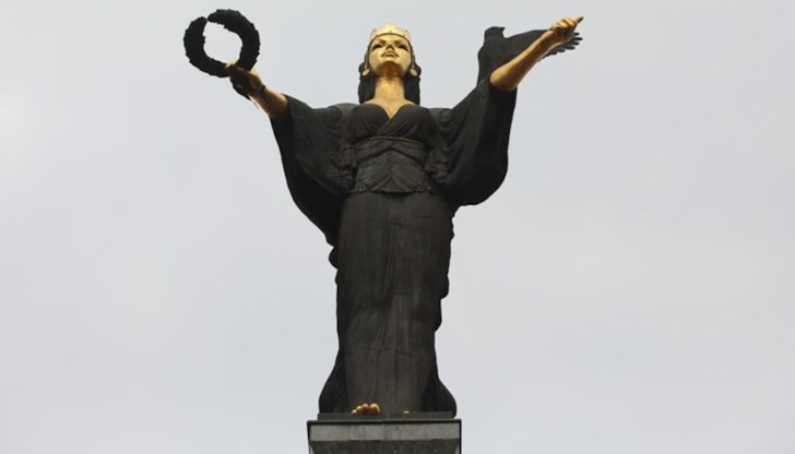 В деня на София група граждани поискаха премахването на статуята на града