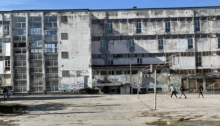 Това е единственото училище по речно корабостроене и корабоплаване в България