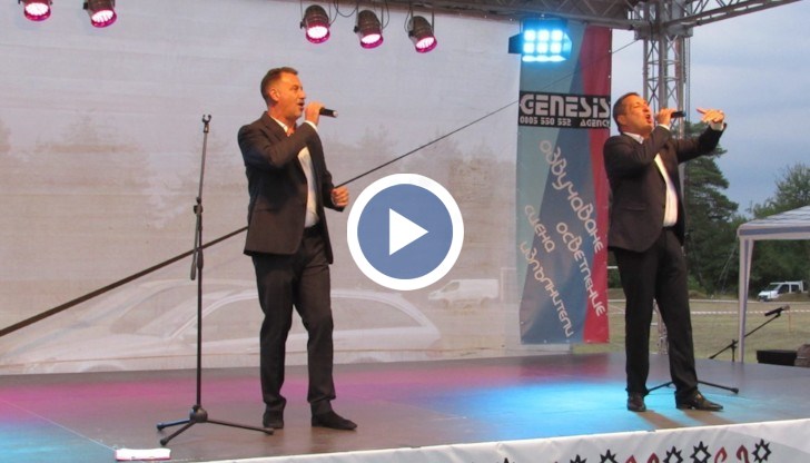 Четиридневните празници завършиха снощи със заря и концерт на Тончо Токмакчиев, Камен Воденичаров и Деси Добрева