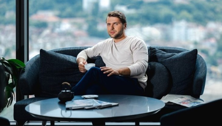 Най-важният човек за шоуто е ергенът Алек Най-важният човек за шоуто е ергенът Алек