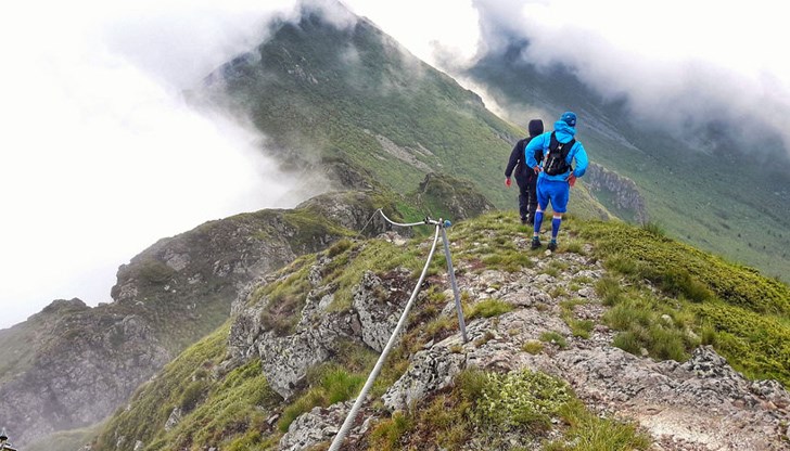 Планинските спасители са получили информация, че жената е със счупен крак Планинските спасители са получили информация, че жената е със счупен крак