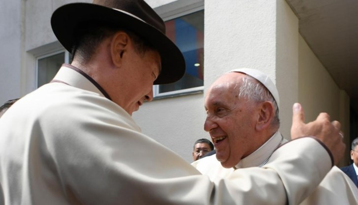 Изявлението по-скоро изглеждаше насочено към Китай, а не към Монголия, където папата е на посещение